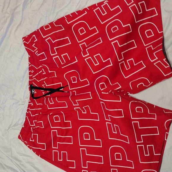 Fuck the population set red allover print - Picture 3 of 8